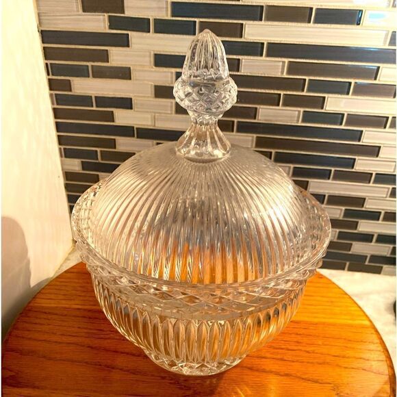 Vintage large Crystal Bowl lidded ribbed with great detail tall / Lid stunning - Picture 1 of 6